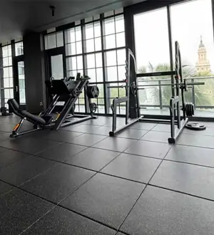 Piso rompecabezas modular en box de crossfit